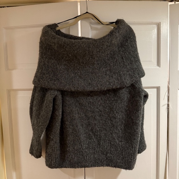 H&M Dark Grey Off-the-Shoulder Sweater Size: XXL - Picture 3 of 3